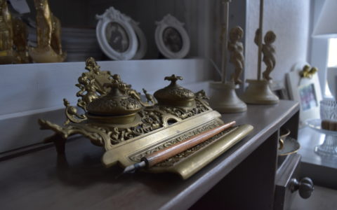 Décoration vintage sur petit bureau